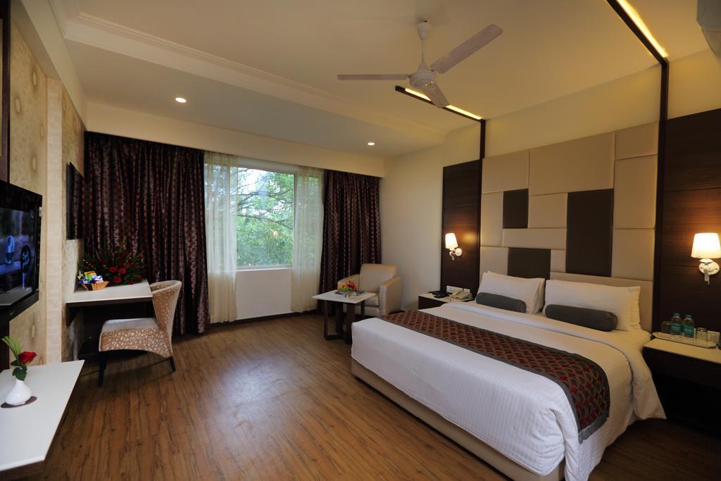 Hotel Pai Vista Mysore Esterno foto